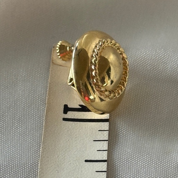 Vintage Gold Tone Rope Accent Textured Dome Screw Back Earrings Elegant - Picture 8 of 11